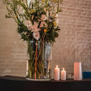 bloemen roels zaaldecoratie