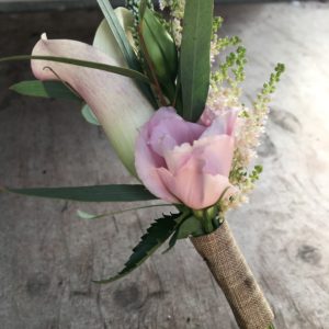 bloemen roels corsage