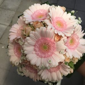 bloemen roels bruidsboeket