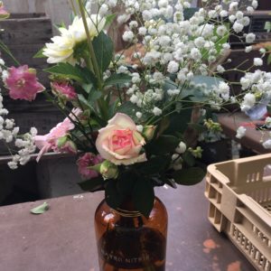 bloemen roels zaaldecoratie tafeldecoratie