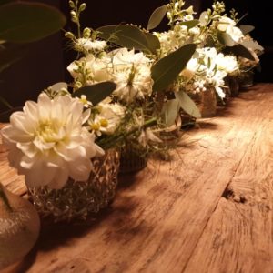 bloemen roels zaaldecoratie tafeldecoratie