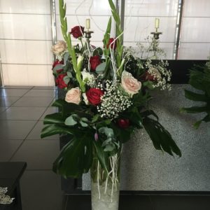 bloemen roels kerkdecoratie