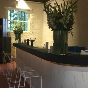 bloemen roels zaaldecoratie